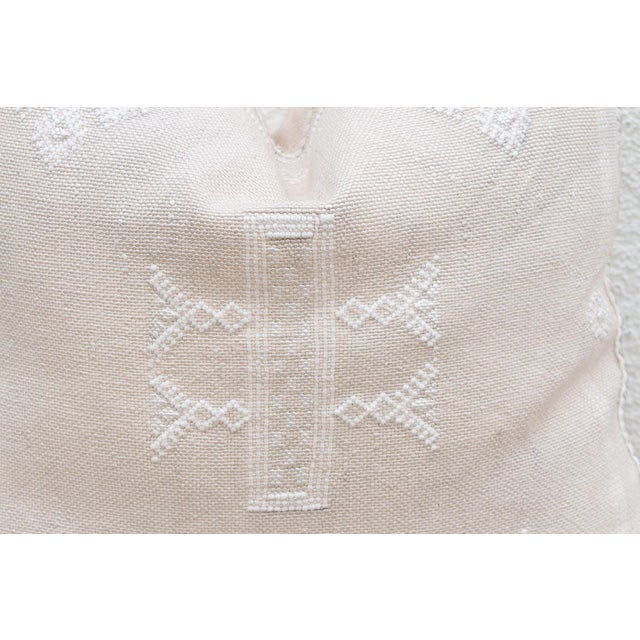 Desert Petal Silk Rug Pillow For Sale In Los Angeles - Image 6 of 8