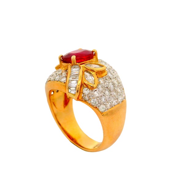 Metal 1.39 Carat Ruby Diamond Pave 18k Yellow Gold Ring, Size 5.75 For Sale - Image 7 of 9