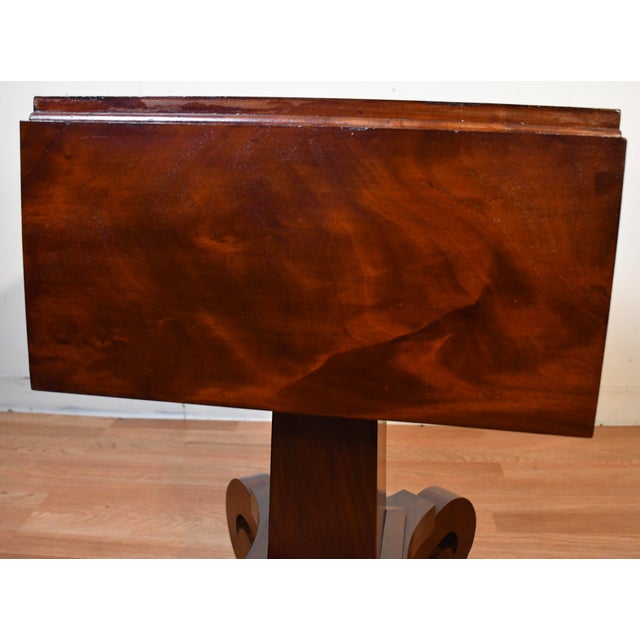 Late 19th Century 1880s Antique American Empire Crotch Mahogany Pembroke Drop-Leaf Work Table For Sale - Image 5 of 18