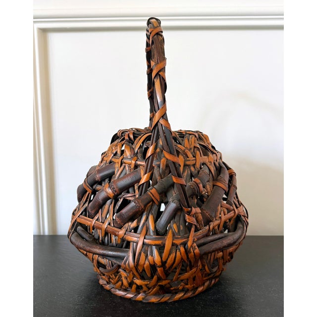 Antique Japanese Smoked Bamboo Basket Ikebana Mingei For Sale - Image 4 of 18