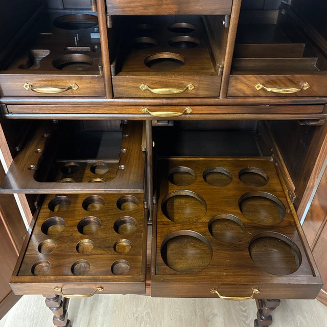 Rare 1940’s Hollywood Regency Bar Cabinet With Ice Box Drawer With Cut Outs for Glassware and Bar Tools For Sale - Image 4 of 11