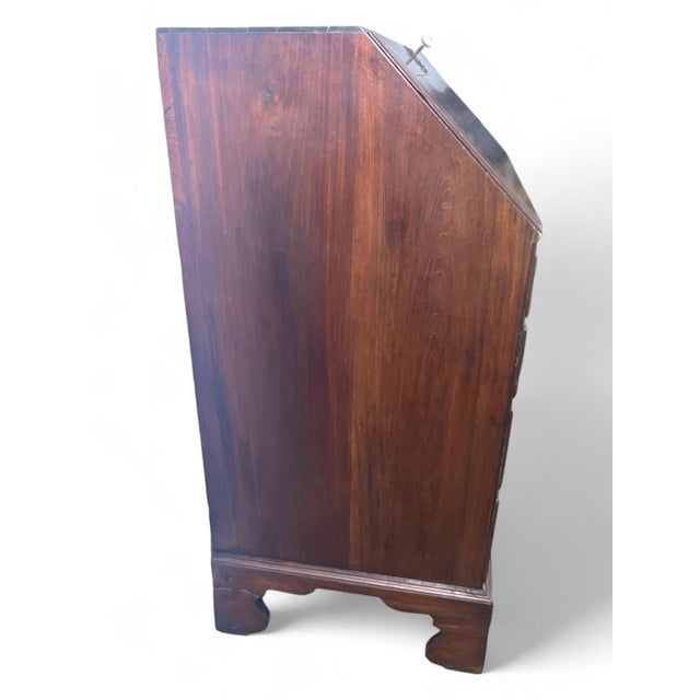 English Chest of Drawers in Mahogany For Sale - Image 18 of 18