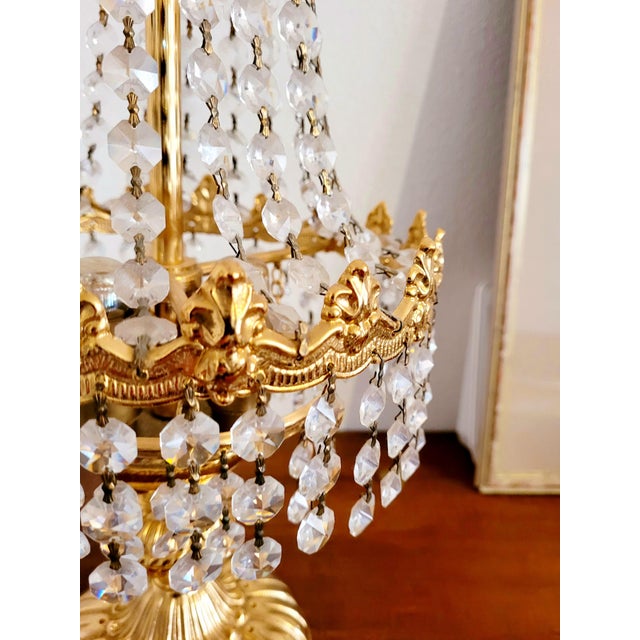 Hollywood Regency French Hollywood Regency Table Lamp in Gilt Brass with Cascading Crystal Prisms, 1950s For Sale - Image 3 of 18