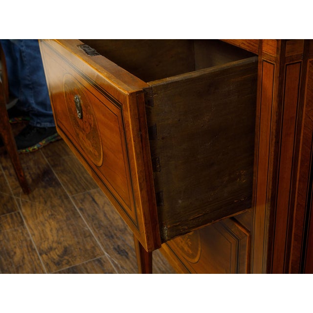 Pair of Italian Neoclassical 1800s Walnut Bedside Tables with Marquetry Décor For Sale - Image 11 of 12