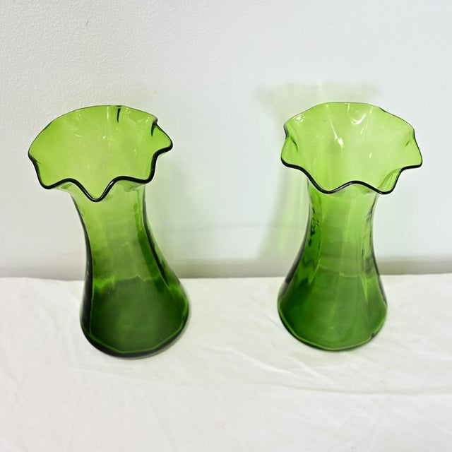 Victorian English 19th Century Pair of Large Green Bulb Vases For Sale - Image 3 of 8
