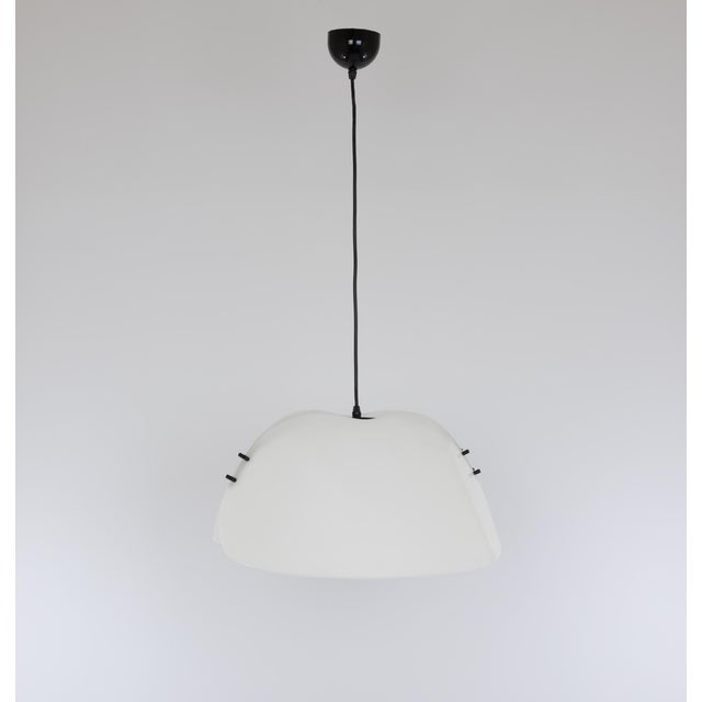 Mid-Century Modern Melilla Pendant Light by Vico Magistretti for Oluce, 1970s For Sale - Image 3 of 9