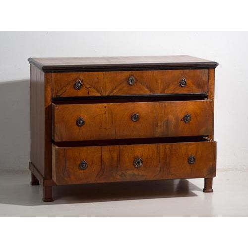 Antique Biedermeier style chest of drawers (c.1830)Dimensions: Length: 117 cm Depth: 61 cm Height: 87 cmStyle:...