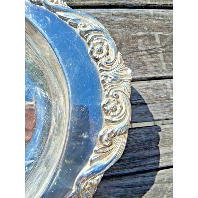 Mid 20th Century Large Vintage Matching Sheridan Silverplated Serving Dishes - a Pair For Sale - Image 5 of 10