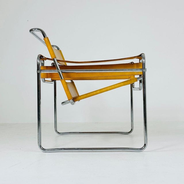 Cognac B3 Chair in Leather and Metal by Marcel Breuer, 1990s For Sale - Image 5 of 11