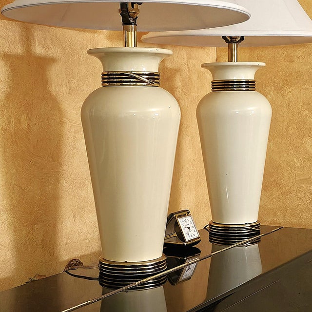 Pair of Vintage Ethan Allen Cream & Brass Table Lamps With Shades For Sale - Image 14 of 18