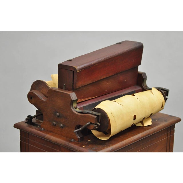 Late 19th Century Antique Victorian Clariona Merritt Gally 14 Reed Pipe Organette Small Music Box For Sale - Image 10 of 12