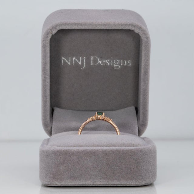 Alexandrite Ring With Earth-Mined Diamond Accents: Solid 14k Gold, Round, Size 6.75 For Sale - Image 4 of 11