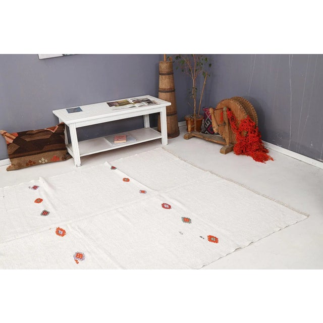Mid 20th Century Mid 20th Century White Embroidered Vintage Hemp Rug For Sale In Los Angeles - Image 6 of 7