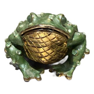 Hand-Painted Enameled Pewter Frog Trinket Box Accented Green Austrian Crystals For Sale