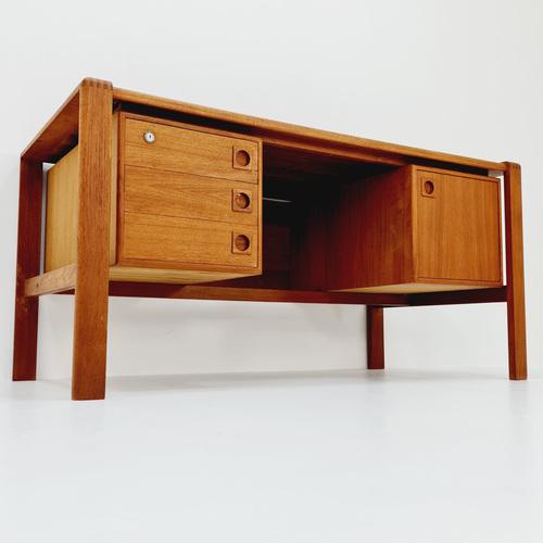 Danish Teak Freestanding Desk by H.P. Hansen, Denmark, 1960s For Sale - Image 3 of 11
