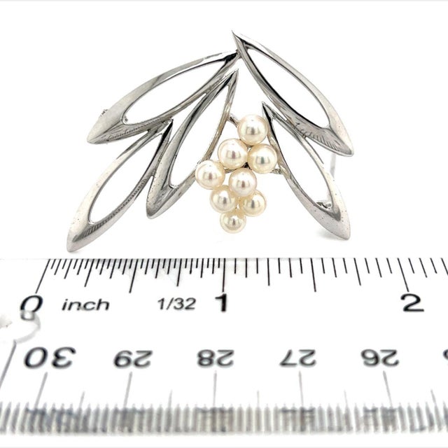 1990s Mikimoto Estate Akoya Pearl Brooch Pin Sterling Silver For Sale - Image 11 of 11