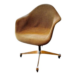 1970s Herman Miller Office Chair in Original Fabric For Sale