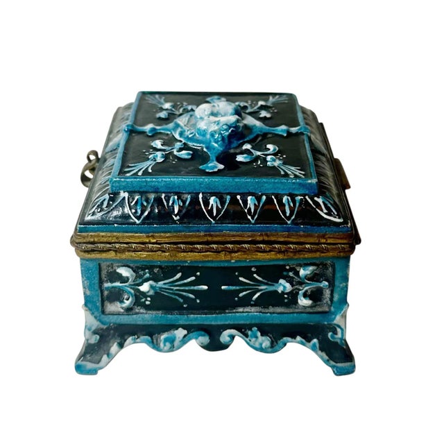 Late 19th Century French Majolica Trinket Box With Cherubs For Sale - Image 9 of 11