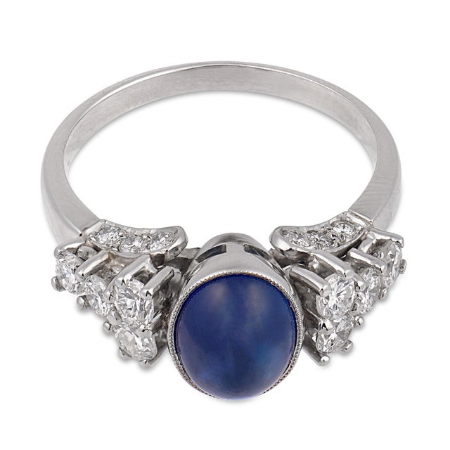 Contemporary Vintage 2.63 Cabochon Cut Sapphire Diamond Platinum Ring, Size 7 For Sale - Image 3 of 6