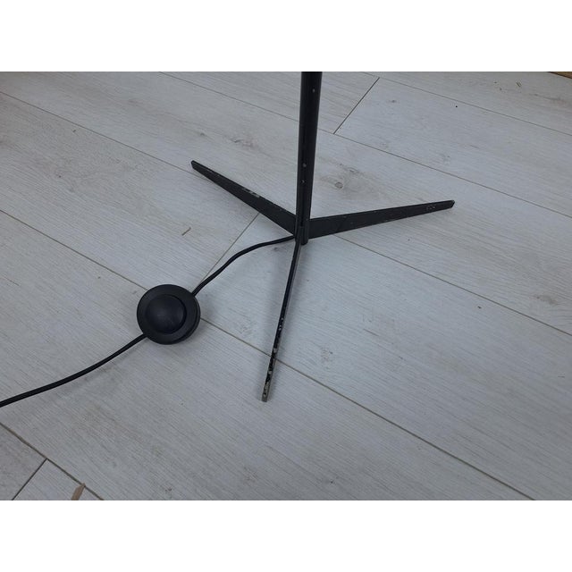 Metal Floor Lamp with Telescopic Tripod Base by Giuseppe Ostuni for Oluce, 1960s For Sale - Image 7 of 13