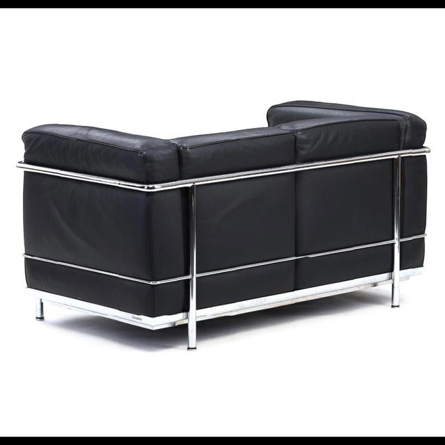 LC2 Two-Seater Sofas by Le Corbusier, Charlotte Perriand & Pierre Jeanneret for Cassina, Set of 2 For Sale - Image 6 of 13