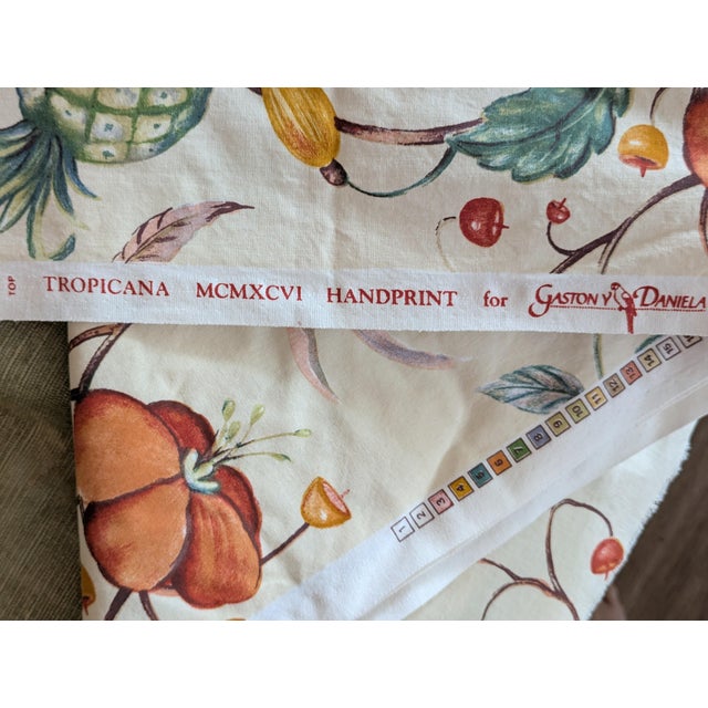 English Gaston Y Daniela "Tropicana" Vintage 1996 Handprint Fabric — 4 Continuous Yards For Sale - Image 3 of 10
