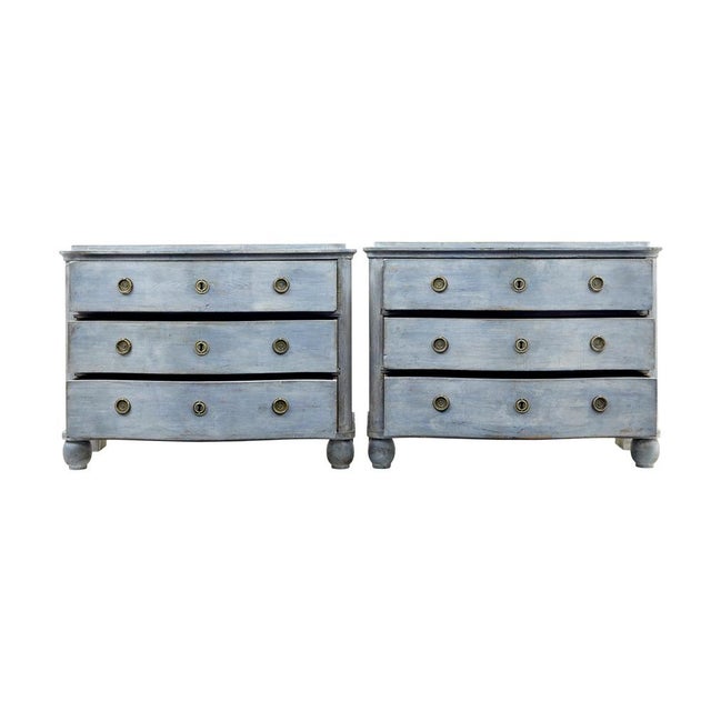 Swedish Painted Serpentine-Shaped Chest of Drawers, 1880, Set of 2 For Sale - Image 4 of 10