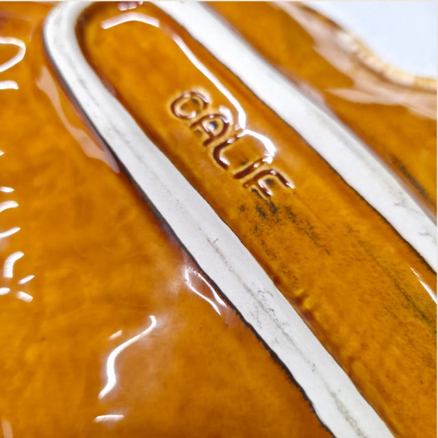 Mid-Century Modern Maurice of California 1950s Gold Leaf Tray Mid Century Modern Ceramic Banana Leaf Platter 20” For Sale - Image 3 of 14