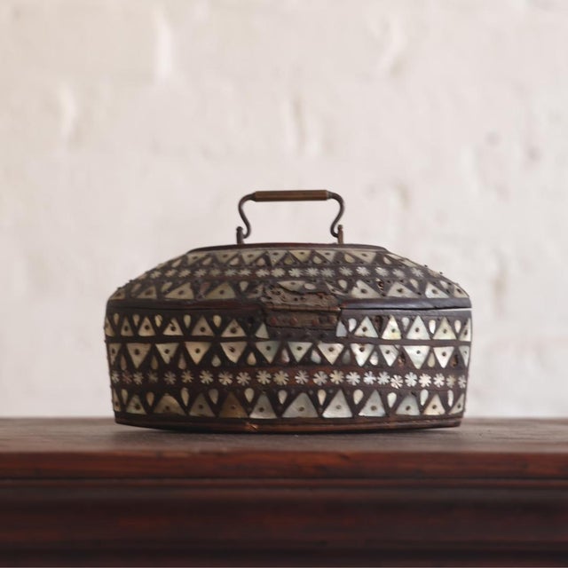 Traditional 19th Century Belgian Painted Pine Box With Inlay For Sale - Image 3 of 6