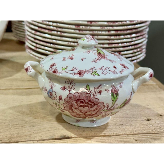 English Porcelain Dinner Service with Rose Chintz Pattern from Johnson Bros., Set of 47 For Sale - Image 10 of 17