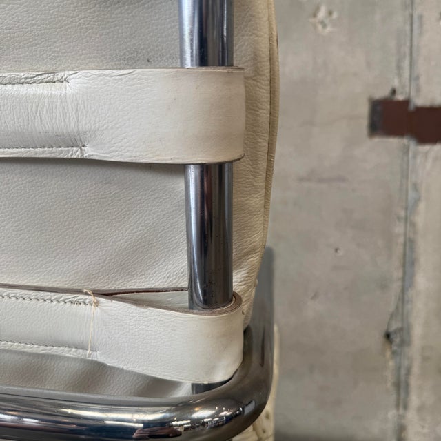 Vintage White Leather and Chrome Lounge Chair Attributed to Knoll For Sale - Image 10 of 12