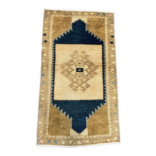 Turkish Yastik Rug 1'7" x 2'9" For Sale