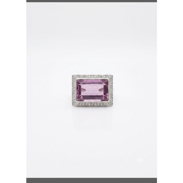 Natural Amethyst 14.45cts & Diamond 0.65cts Ring in 18k Gold For Sale - Image 4 of 8