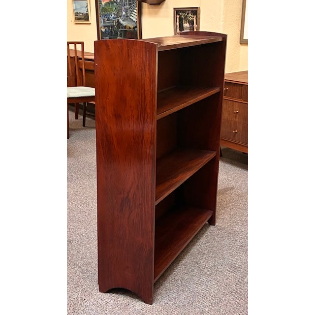European Mid Century Modern Free Standing Walnut Bookcase / Shelving c.1960 For Sale - Image 10 of 13