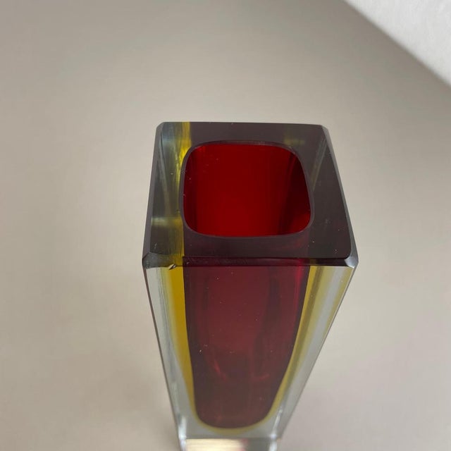Large Red Murano Glass Sommerso Cube Vase attributed to Flavio Poli, Italy, 1970s For Sale - Image 15 of 18