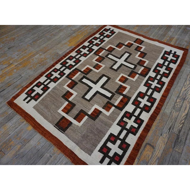 Early 20th Century American Navajo Carpet ( 4' x 5'9" - 122 x 176 ) Antique Navajo Small Scatter Size Wool Gray, Red,...