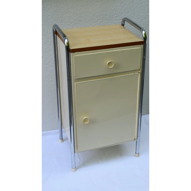 Small Bauhaus Doctor's Cabinet For Sale - Image 4 of 7