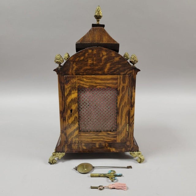 Antique French Tiger Oak Bracket Mantel Clock With Ormolu Caryatids & Pineapple Finials For Sale - Image 10 of 13