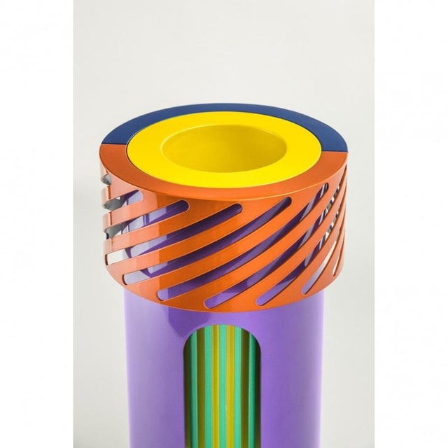 Metal Raw & Rainbow Mrs Rainbow Sculpture in Powder-Coated Aluminum by Altreforme For Sale - Image 7 of 9