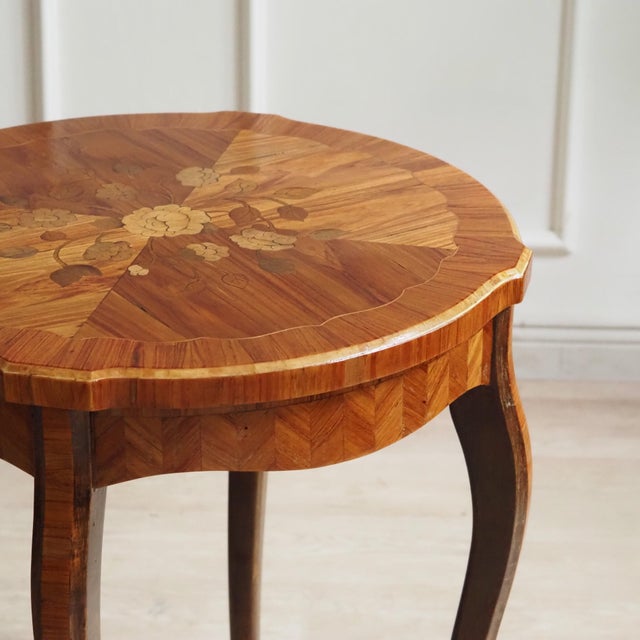 Inlaid Guéridon Side Table with Floral Marquetry, 1900 For Sale - Image 4 of 12