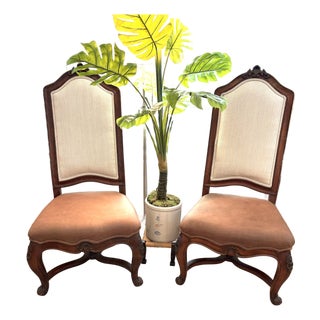 Pair of Henredon French Provincial Accent Chairs | Louis XV Style | Carved Hardwood For Sale