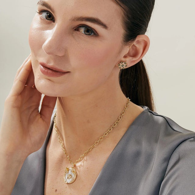 Contemporary Syna Yellow Gold Mother of Pearl Water Lilies Pendant with Diamonds For Sale - Image 3 of 4