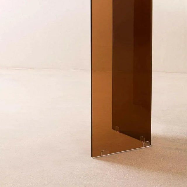 Our 3/8"(10 mm) Thick Amber Acrylic Round Coffee Table is a 30" round, modern creation in translucent amber brown lucite....