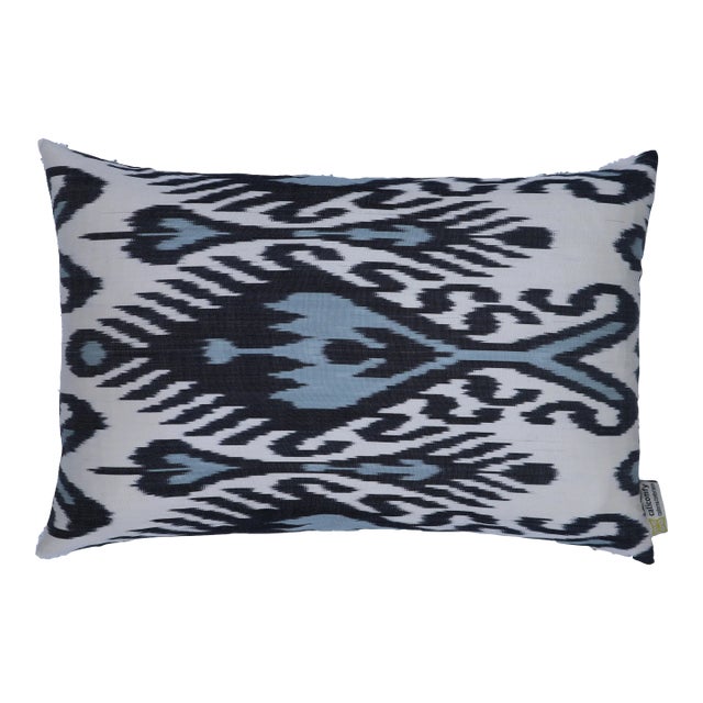 Contemporary Handmade Luxury Silk Throw Pillow With Down Feather Insert For Sale