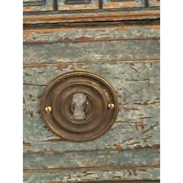 Gustavian (Swedish) Pair of Swedish Gustavian Neoclassical Painted Chests For Sale - Image 3 of 13