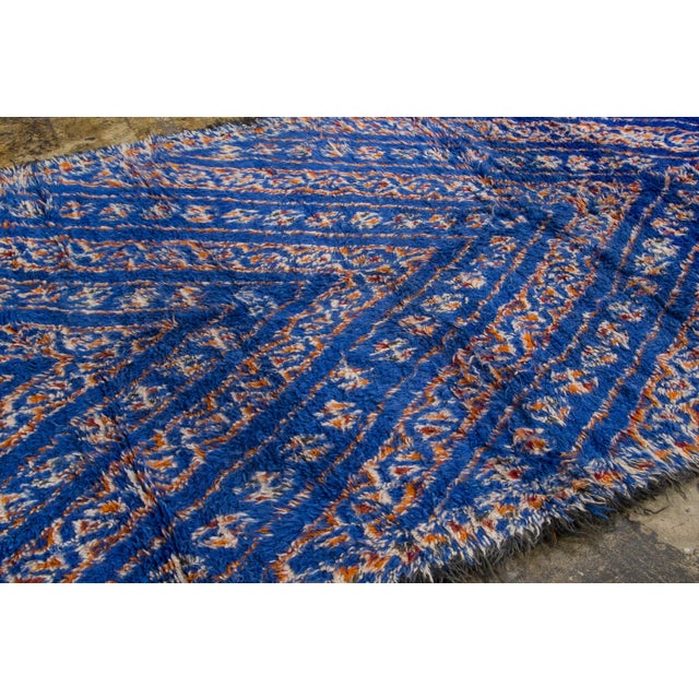 1950s Vintage Moroccan Berber Wool Rug With Chevron Design by Rug & Kilim, 1950-1959 For Sale - Image 5 of 9