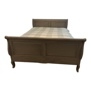1990s Attributed to Ethan Allen French Country Sleigh Bed For Sale