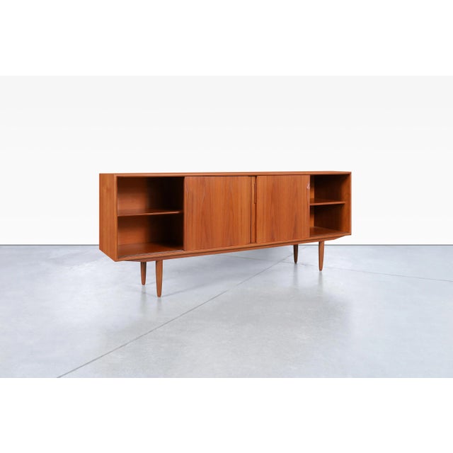 Danish Modern Teak Credenza by Axel Christensen for Aco Mobler, 1960s For Sale In Los Angeles - Image 6 of 12