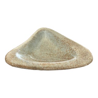 Midcentury Nancy Wickham Boyd Biomorphic Triangular Stoneware Pottery Bowl For Sale