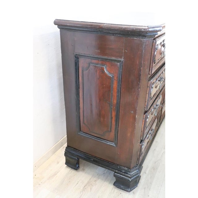 Antique Chest of Drawers in Walnut, 17th Century For Sale - Image 12 of 15